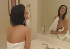Hermosa latina se quita la lencería y se frota las tetas y luego se la folla brasileñas cojiendo xxx
